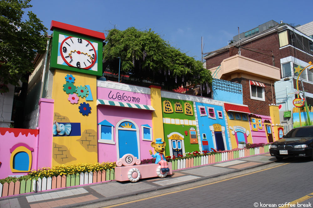 Songwol-dong Fairy Tale Village (송월동 동화마을)