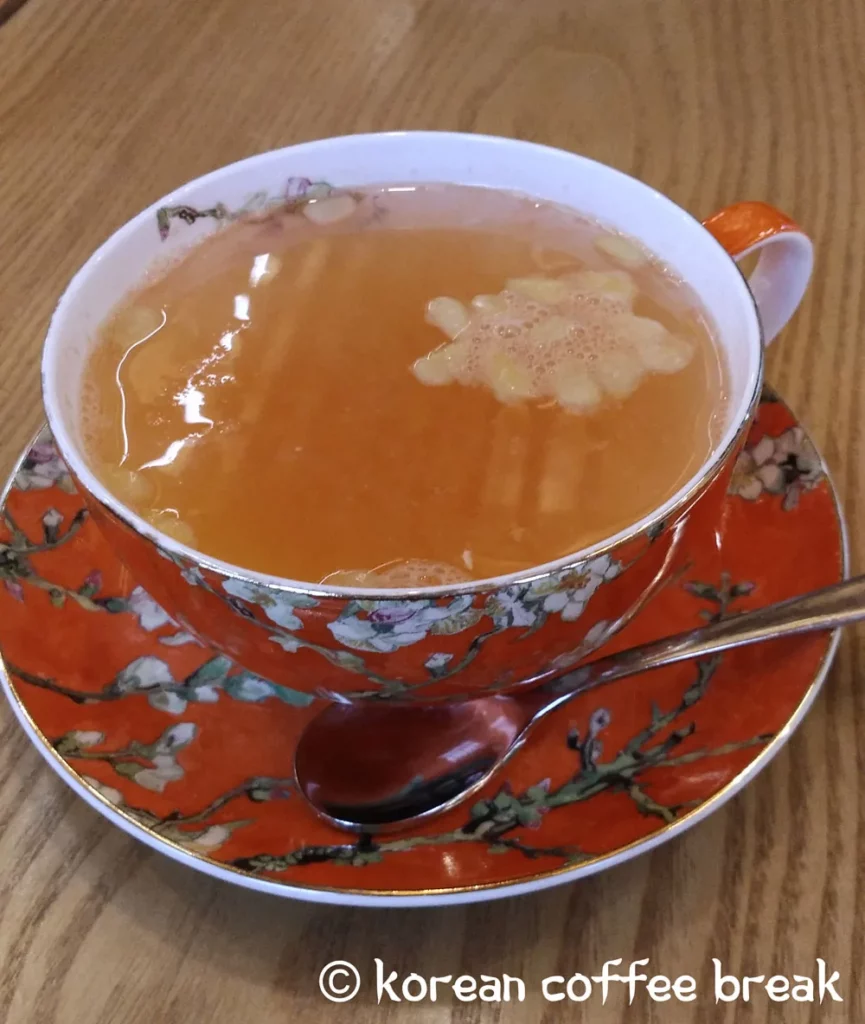 Sujeonggwa (수정과)