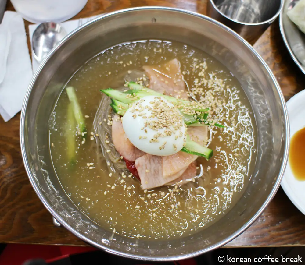 Mul-naegmyeon (물냉면)